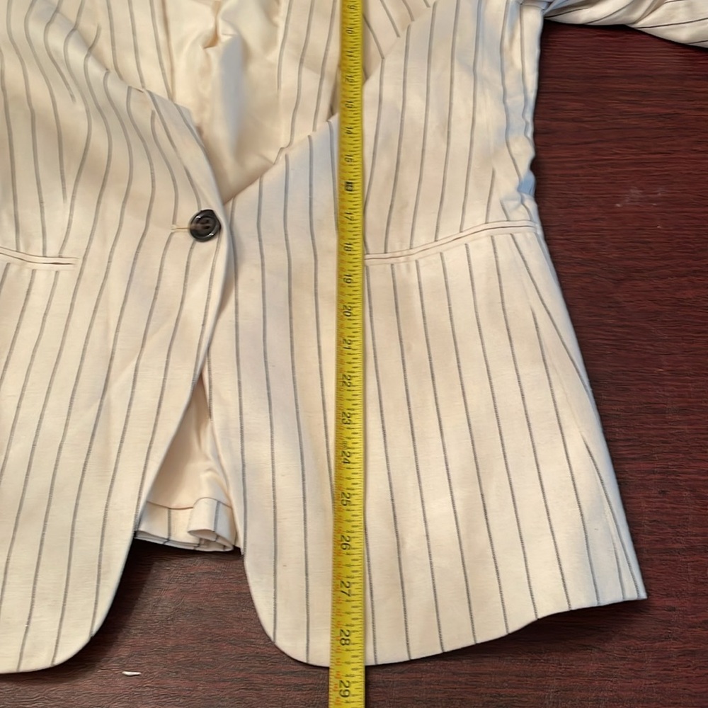 Ann Taylor cream and Black Blazer with Tailored Cut - Picture 8 of 8